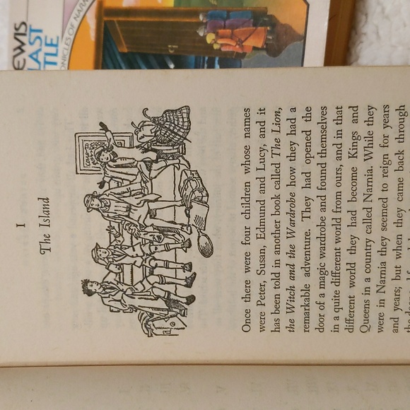 5 of C.S. Lewis The Chronicles of Narnia - Picture 8 of 16